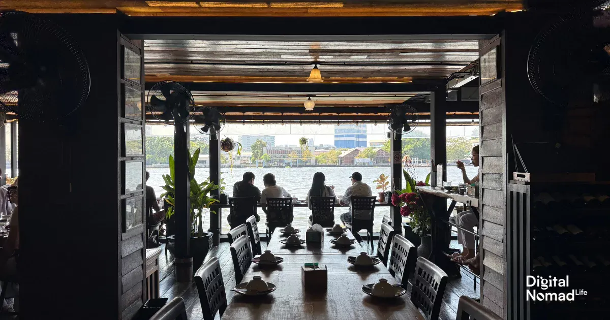 Talat noi river front dining